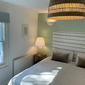  Holiday home Townhouse With Harbour Views. Sleeps 7